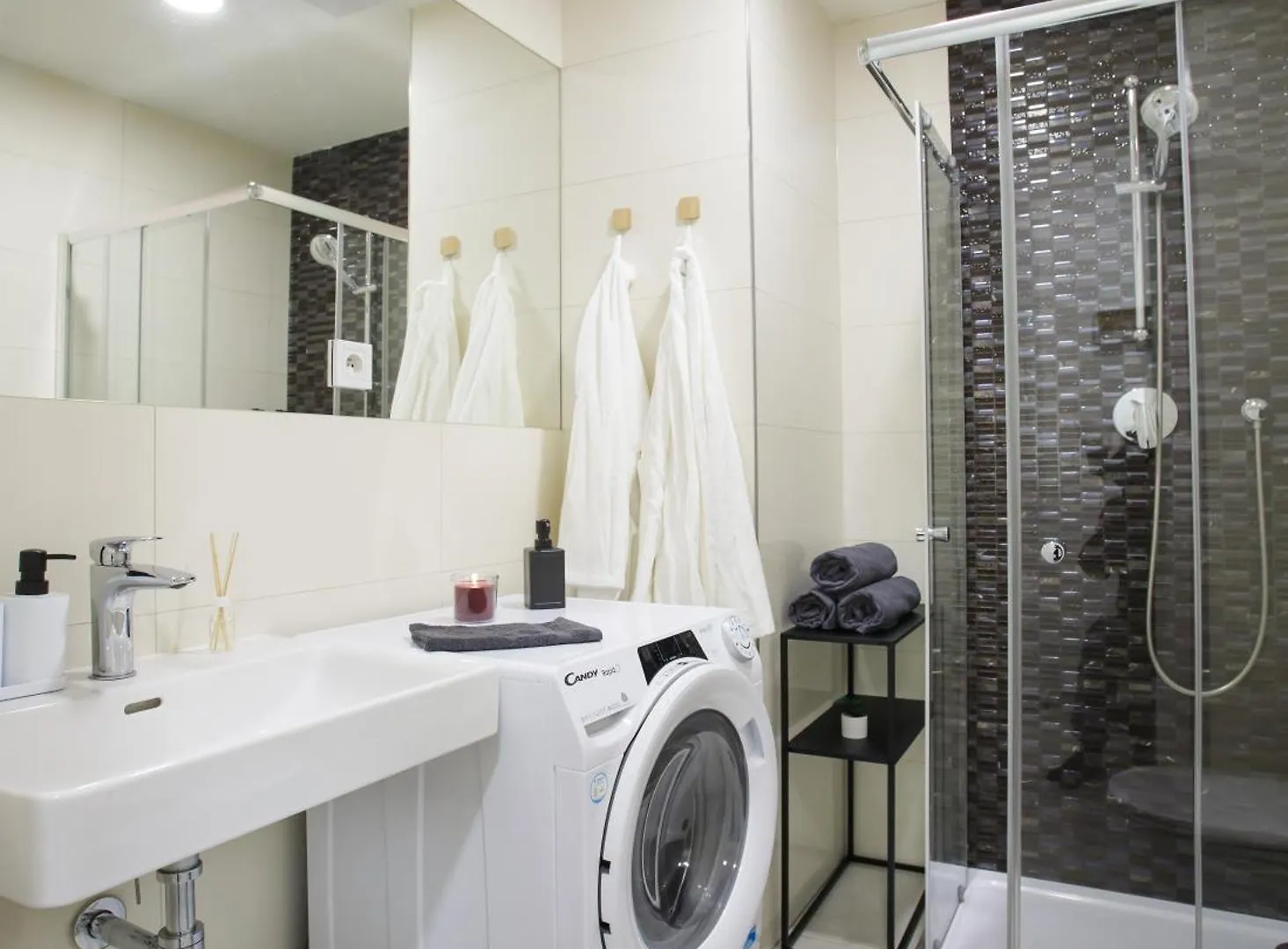 Luxury Apartment Near The Downtown Πράγα